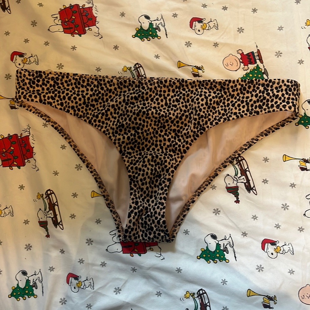 Women’s bikini bottom